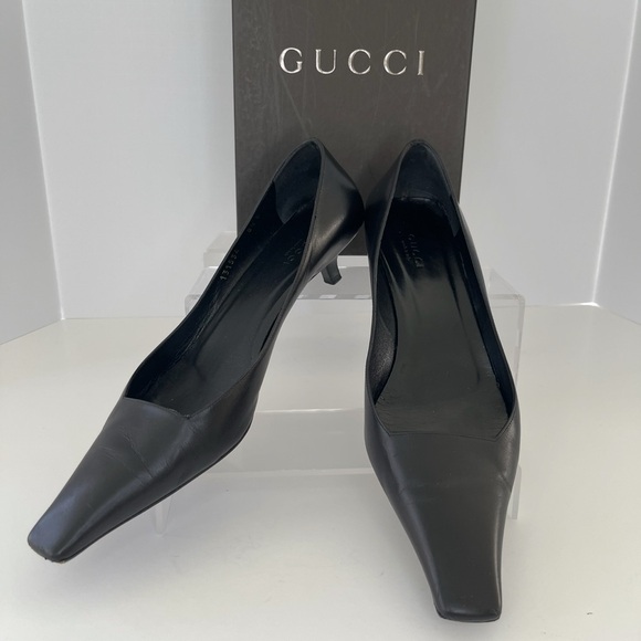 Gucci Black Leather Pumps Women's Size 8.5 Mint Condition - Picture 2 of 9